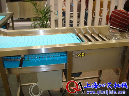 塑料鏈板轉(zhuǎn)彎機 塑料鏈板轉(zhuǎn)彎機